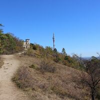 Auf dem Kammweg des Großen Hörselberges mit Blick auf den Berggasthof
