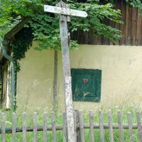 Idyllisches Häuschen als Wegweiser im Schaftersbach