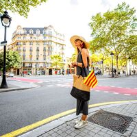 Touristen auf dem berühmten zentralen La Rambla in Barcelona