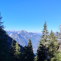 Ausblick zum Gosaukamm und zur Bischofsmütze