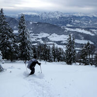 Abflug auf Champagner-Pulver vom Eibleck.