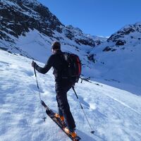 Wir verlassen den Talboden und steigen nun das Schwarzenbergkar hinauf zum Schwarzenbergferner