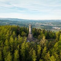 Hartbergerland_Ringwarte Drohne_©Lucas Vollmann (2) (1).jpg