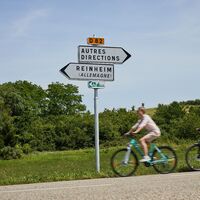 Fahrradfahrer an der französischen Grenze