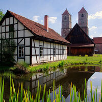 Hennebergisches Museum Kloster Veßra: Schmiede und Klosterkirche