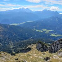 Dachstein und Bischofsmütze im Hintegrund