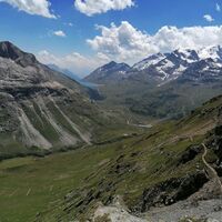 Blick zurück ins Val da Fain und auf den Lago Bianco