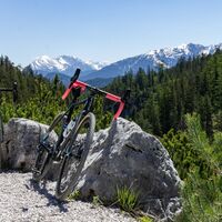 Gravelbikes am Wegrand im Gaistal