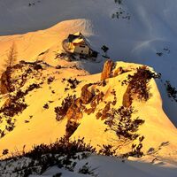 Admonterhaus - beliebtes Skitourenziel im Winter