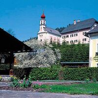 Vom Fun &amp; Pro Sportcamp führt die Route Richtung Ortszentrum, dann über die Enns