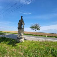 Gotische Lichtsäule ca. 400m entfernt vom Wanderweg