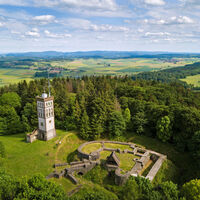 Der Eisenberg - Deutschlands reichste Goldlagerstätte mit Burgruine und Aussichtsturm