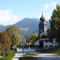Vom Höhenort Krispl fährt der Bus 450 retour nach Hallein.