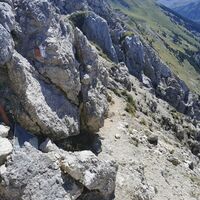 Steile und rutschige Passage kurz unterhalb des Feldernkreuzes