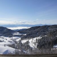 blick-vom-balkon-in-die-ferne
