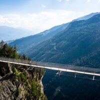 Fußgängerbrücke über die Suone „Bisse du Ro“