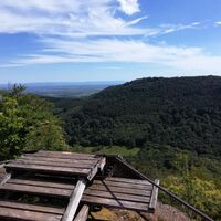 Absprung mit Blick in die Rheinebene