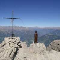 Gipfelkreuz mit Madonna aus Holz - frisch mit Firnis Öl behandelt