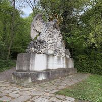 Beim Beginn des Wegerls der ehem Portikus der Weilburg (zur Historie siehe die instruktive Infotafel daneben)