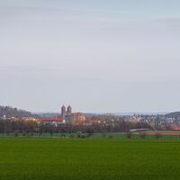 Blick zur Stiftskirche