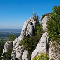 Wackerstein mit Gedenkkreuz