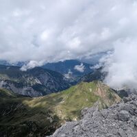 Der Blick vom Gipfel des Coglians nach Österreich