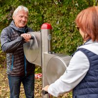 Das Arm-Fahrrad in Feldbach traniert den Oberkörper.