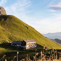 Tilisunahütte mit Schwarzhorn