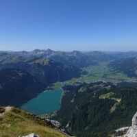 Ausblick am Gipfel der Roten Flüh