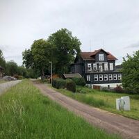 Ilm-Rennsteig-Radweg mit Hotel zum Langen Berg