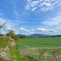 Aussicht auf Westenfeld und die Gleichberge