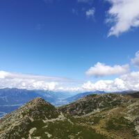 Blick in das Unterinntal mit der Neunerspitze im Vordergrund