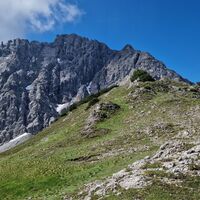 Erster Blick auf den Gipfel der Wannenspitze