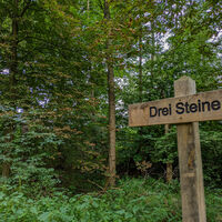 3 Steine Schild.jpg