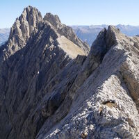 direkt vor mir der Gratübergang zum Schartenkammeck, dahinter das einfache Gelände zum Schartenkammsattel