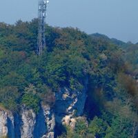 Blick zum Gießstein mit dem Sender Unterhausen, rechts der Schönbergturm