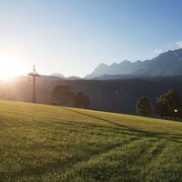 Sonnenrunde - Blick von der Mosergasse Richtung Dachstein