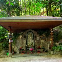 an der Fatima Grotte