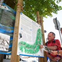 Hinweisschild auf dem Flößerpfad zeigt den Verlauf