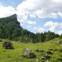 steil stürzt der Stubwieswipfel Richtung Südwesten ab