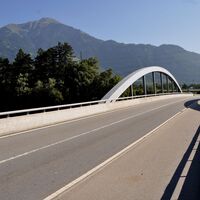 Tardisbrücke mit Blick auf den Vilan