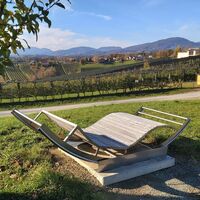 Hörgenuss-Liege bei Elz, Apfelland in der Oststeiermark