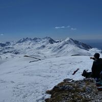 Lanževica (2003 m); darunter zieht sich der lange Kamm der Bohinj-Tolminer Berge.