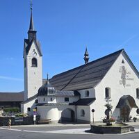 Pfarrkirche und Brunnen in Schwarzenberg