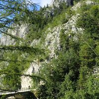 Brücke vor den Tunnels