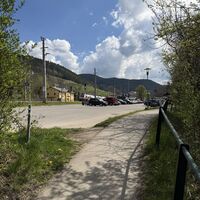 .. den man hier von der Parkplatzseite erreicht.