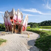 Spiele- und Aussichtsturm am Start- bzw. Endpunkt des Slow Trails am Turnersee