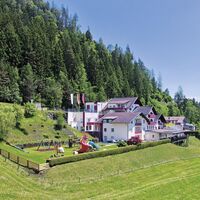 Hotel von Westen