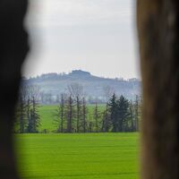 Blick aus einem Turmfenster zum Gegenstein