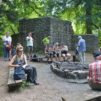 Naturpark-Augenblick-Runde Holzbronn_Grillstelle Burgruine Waldeck